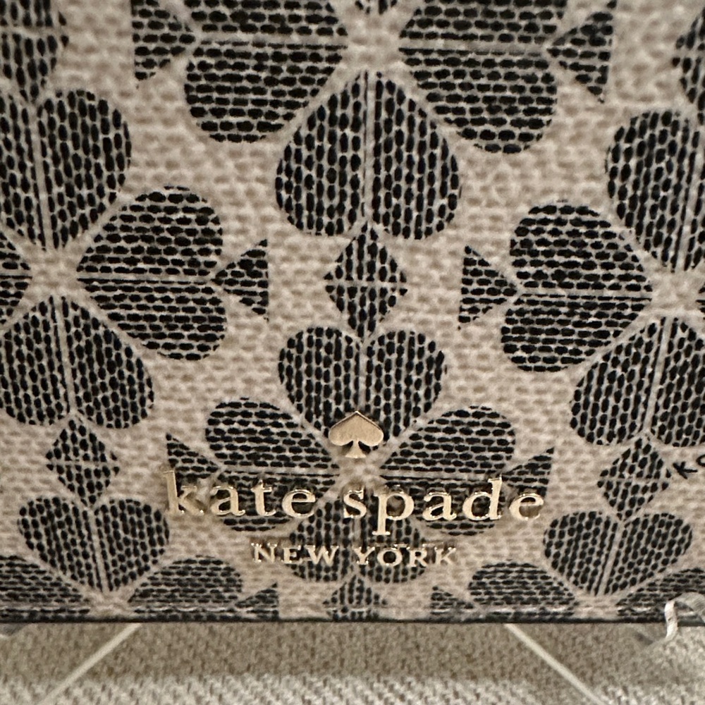 Kate Spade Black and Cream Spade Flower Floral Small Wallet KG493 - Picture 2 of 5